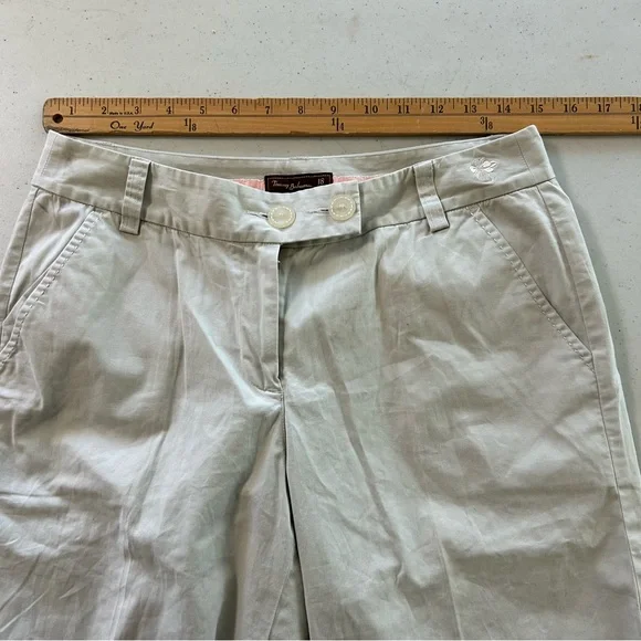 Tommy Bahama Women’s Casual Gray Bermuda Shorts - Picture 2 of 10
